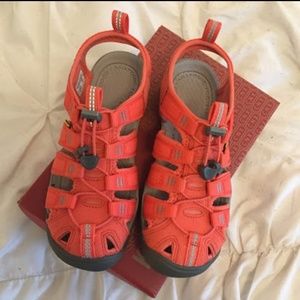 Keens Clearwater CNX Hot Coral